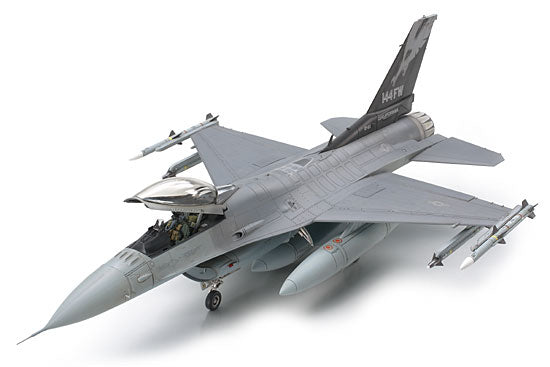 1/48 Lockheed Martin F16C [Block 25/32] Fighting Falcon Ang