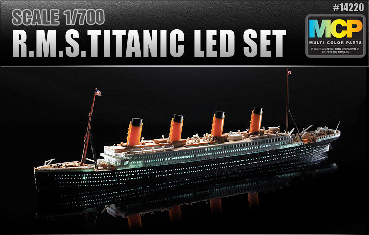 1/700 RMS Titanic and Led Set - immagine 1