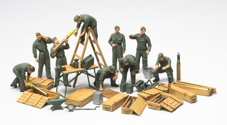 1/48 WWII German Tank Crew Field Maintenace Set