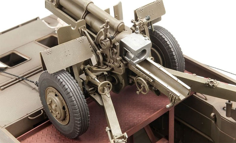 1/35 LVT 4 Buffalo Carrying M2A1 105mm Howitz