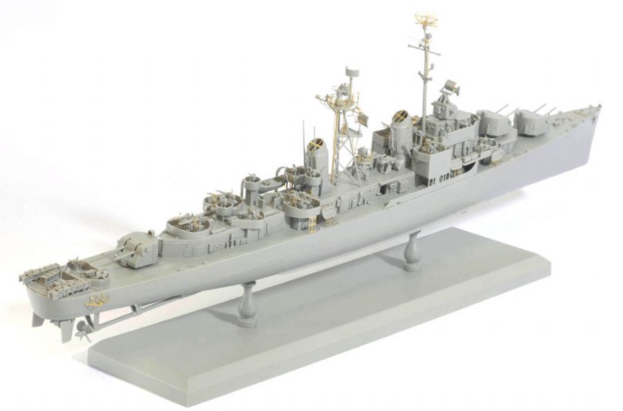 1/350 U.S.S. Chevalier DD-805 1945