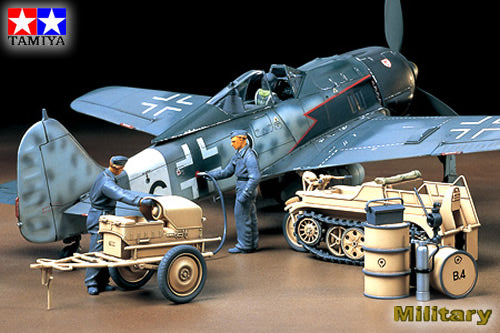 1/48 German Aircraft Power Supply Unit & Kettenkraftrad
