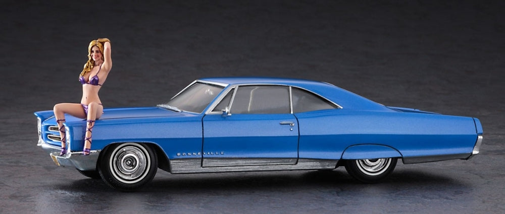 1/24 1966 American Coupe Type P with Blond Girl's Figure