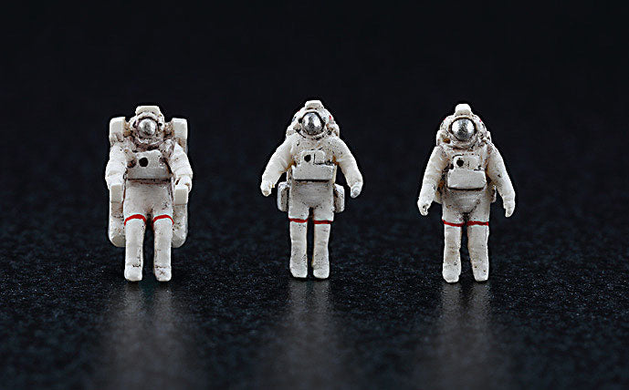 1/200 Hubble Space Telescope & Space Shuttle Orbiter with Astronauts