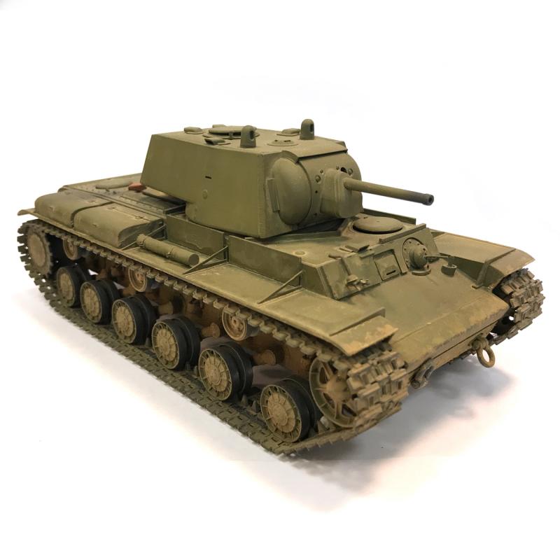 1/35 KV-1 Soviet Heavy Tank with L-11 Gun (Mod. 1940)