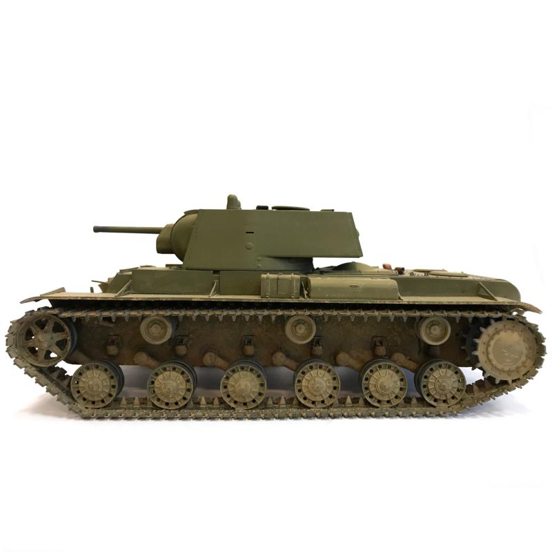 1/35 KV-1 Soviet Heavy Tank with L-11 Gun (Mod. 1940)