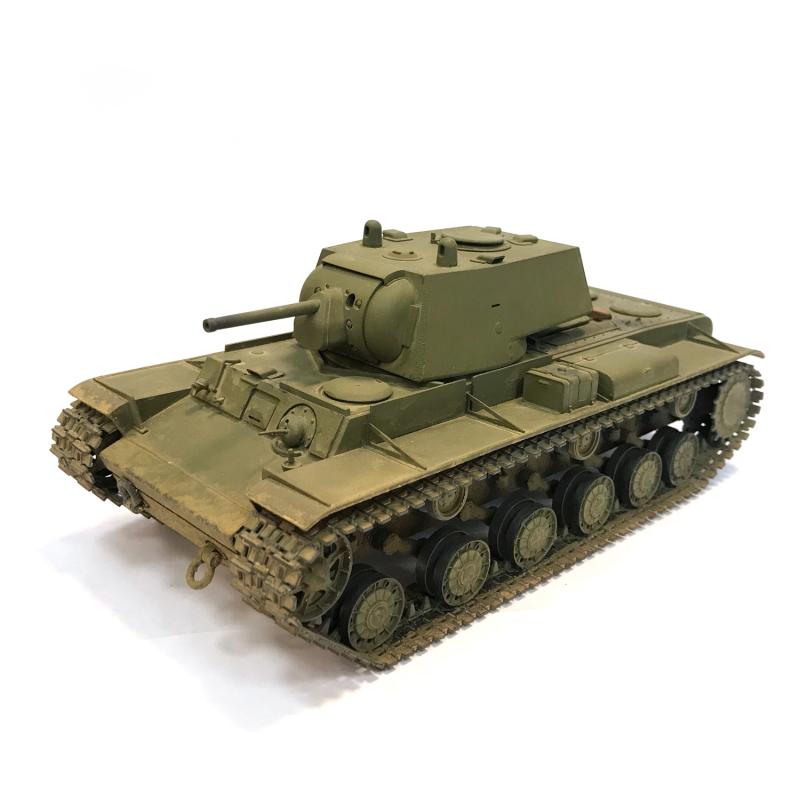 1/35 KV-1 Soviet Heavy Tank with L-11 Gun (Mod. 1940)