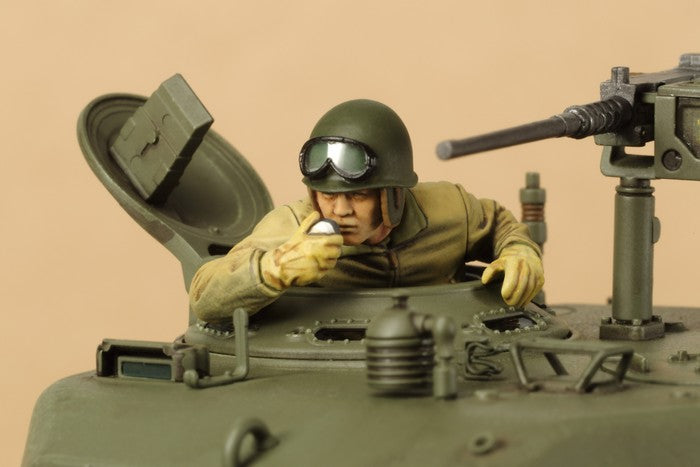 1/35 U.S. Medium Tank M4A3E8 Sherman Easy Eight European Theater