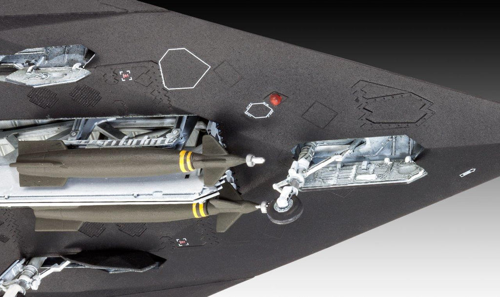 1/72 F-117A Nighthawk Stealth Fighter