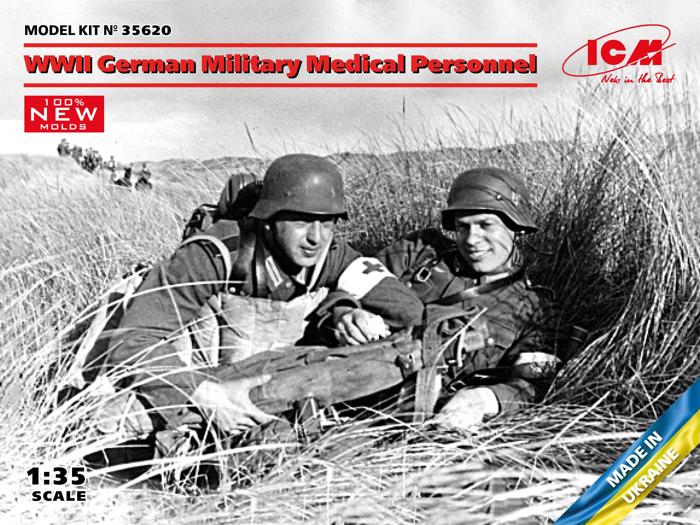 1/35 WWII German Military Medical Personnel
