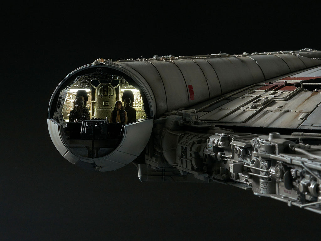 STAR WARS 1/72 MILLENNIUM FALCON PERFECT GRADE (Bandai, 680 pieces, 48,2cm)