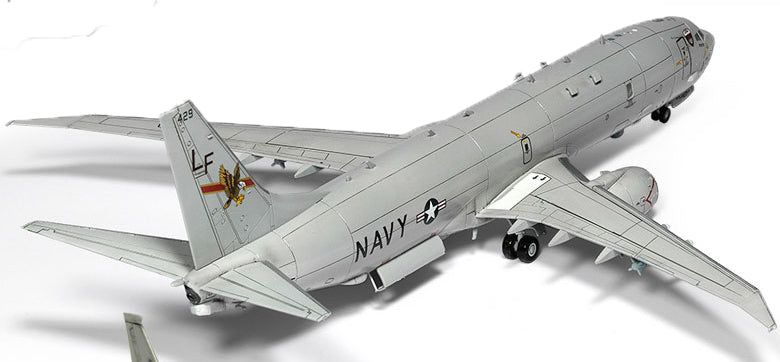 1/144 USN P-8A Poseidon