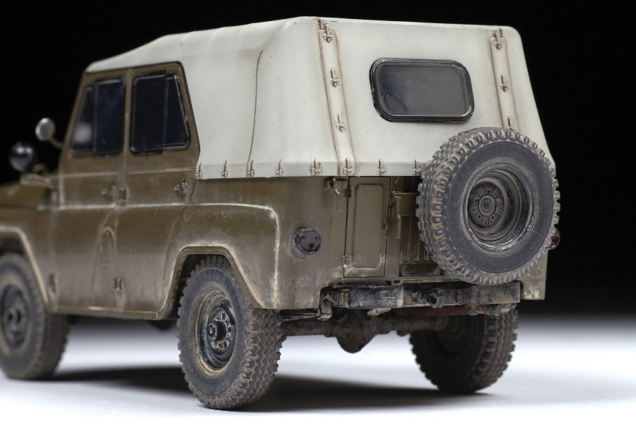 1/35 UAZ 469 Soviet military Off-Road Vehicle