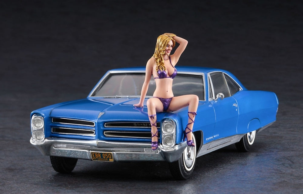 1/24 1966 American Coupe Type P with Blond Girl's Figure
