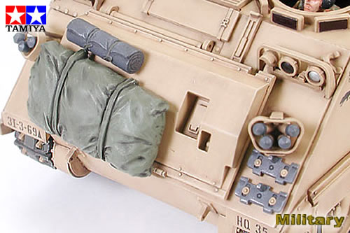 1/35 U.S. M113 A2 Armored personnel Carrier Desert Version