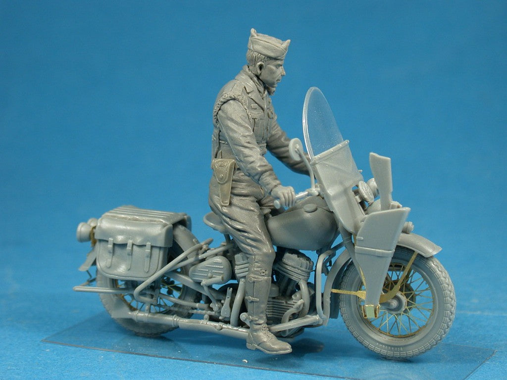 1/35 U.S. MILITARY POLICEMAN W/MOTORCYCLE