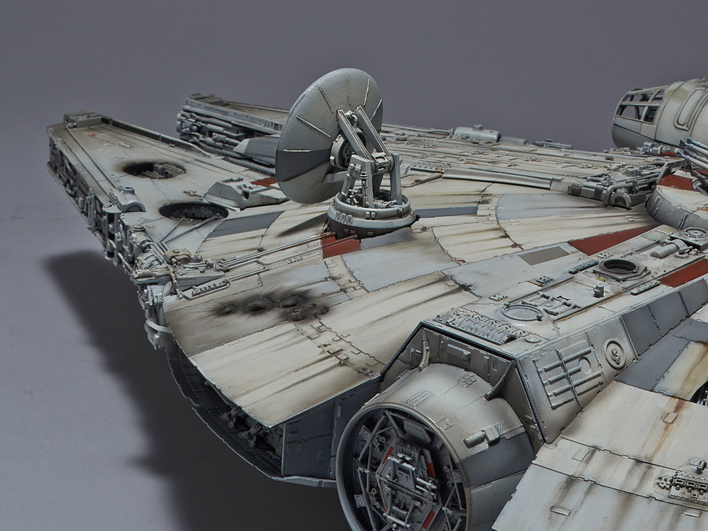 STAR WARS 1/72 MILLENNIUM FALCON PERFECT GRADE (Bandai, 680 pieces, 48,2cm)