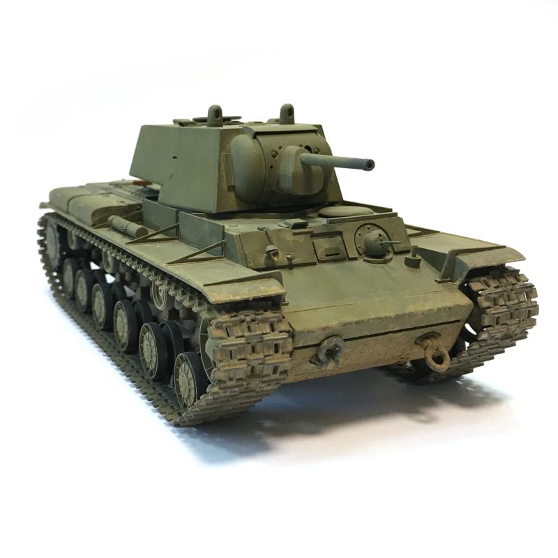 1/35 KV-1 Soviet Heavy Tank with L-11 Gun (Mod. 1940)