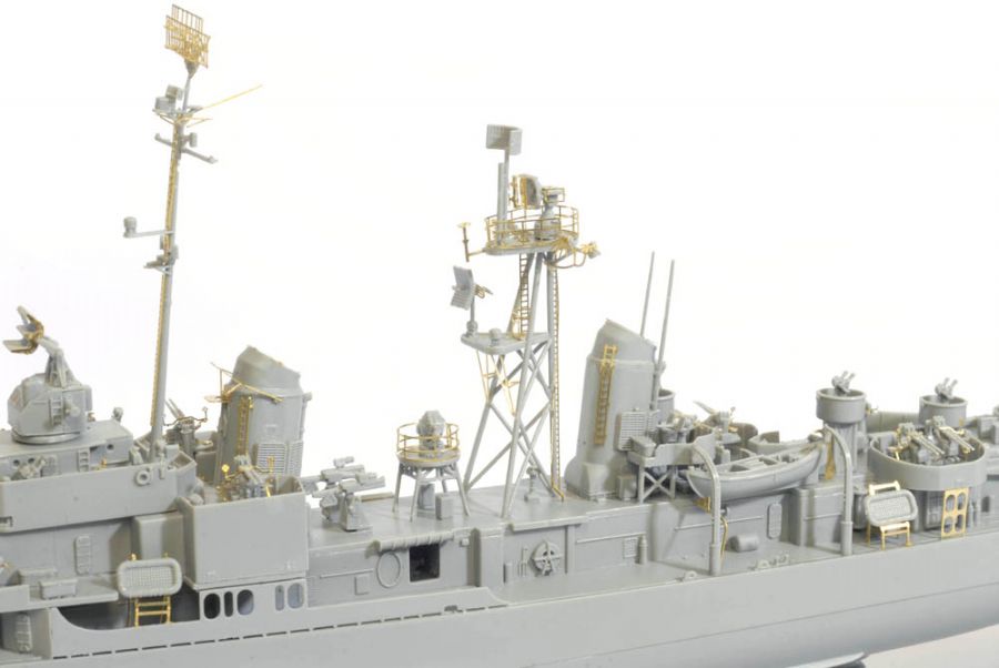 1/350 U.S.S. Chevalier DD-805 1945