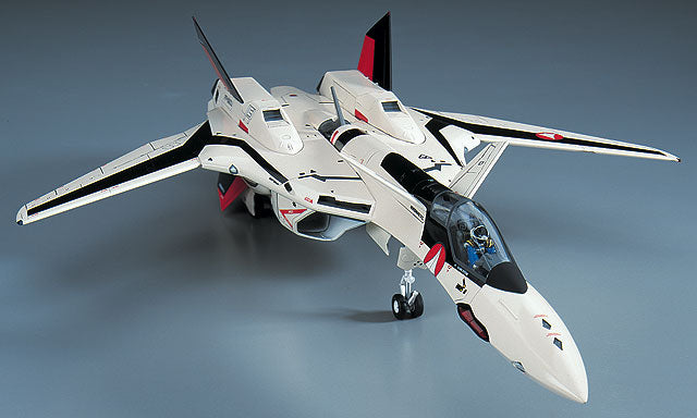 1/72 YF-19 Advanced Variable Fighter "Macross Plus"