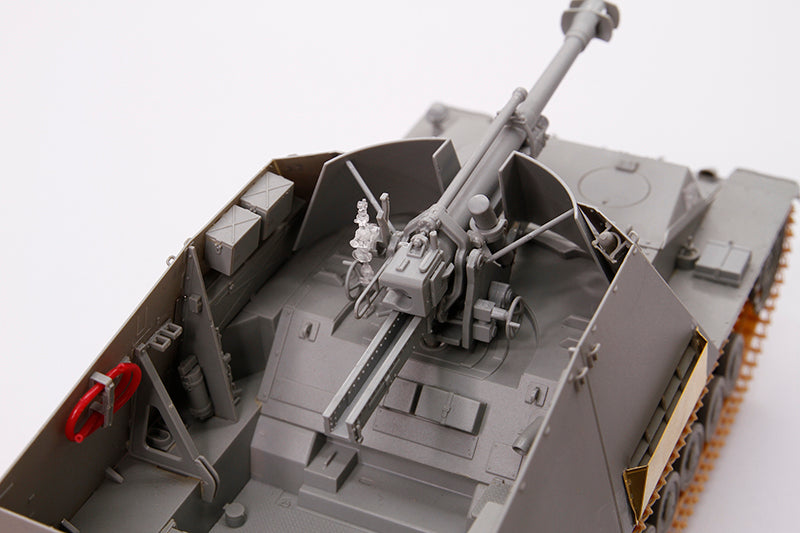 1/35 Sd.Kfz.165 HIUMMEL-WESPE (SMART KIT)