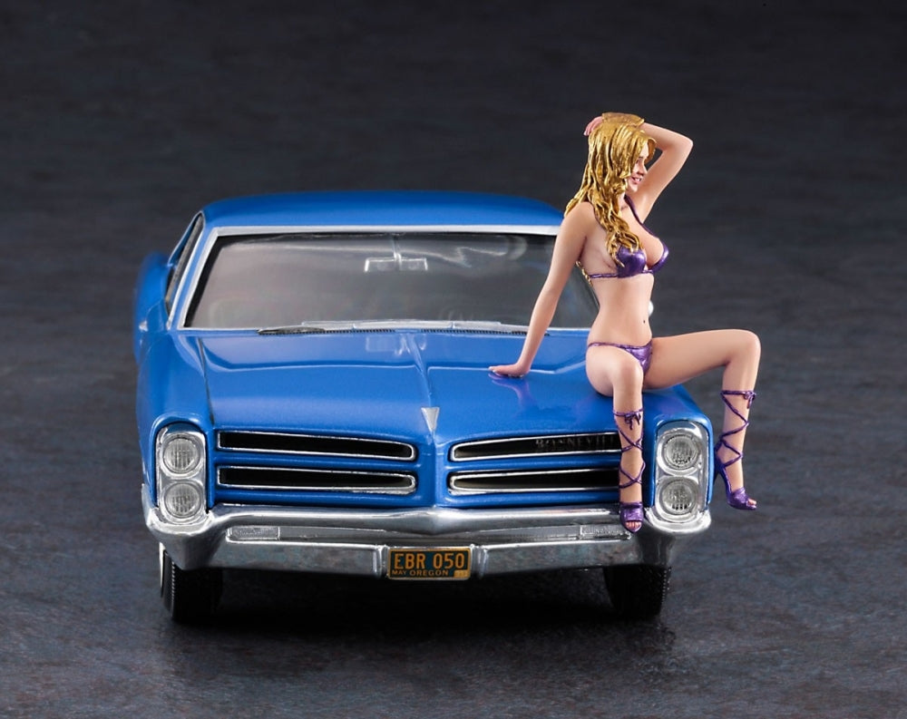 1/24 1966 American Coupe Type P with Blond Girl's Figure