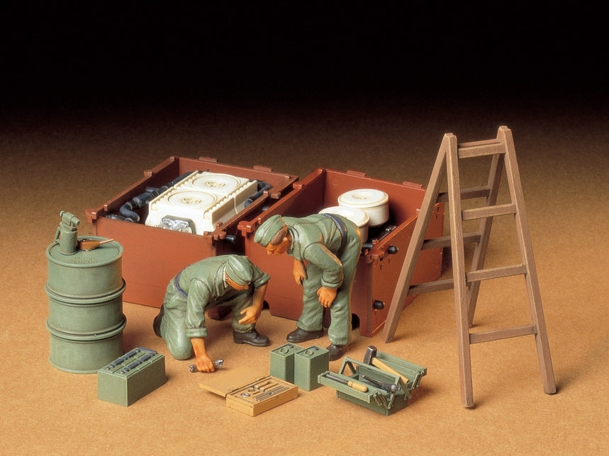 1/35 German Tank Engine Maintenace Crew Set