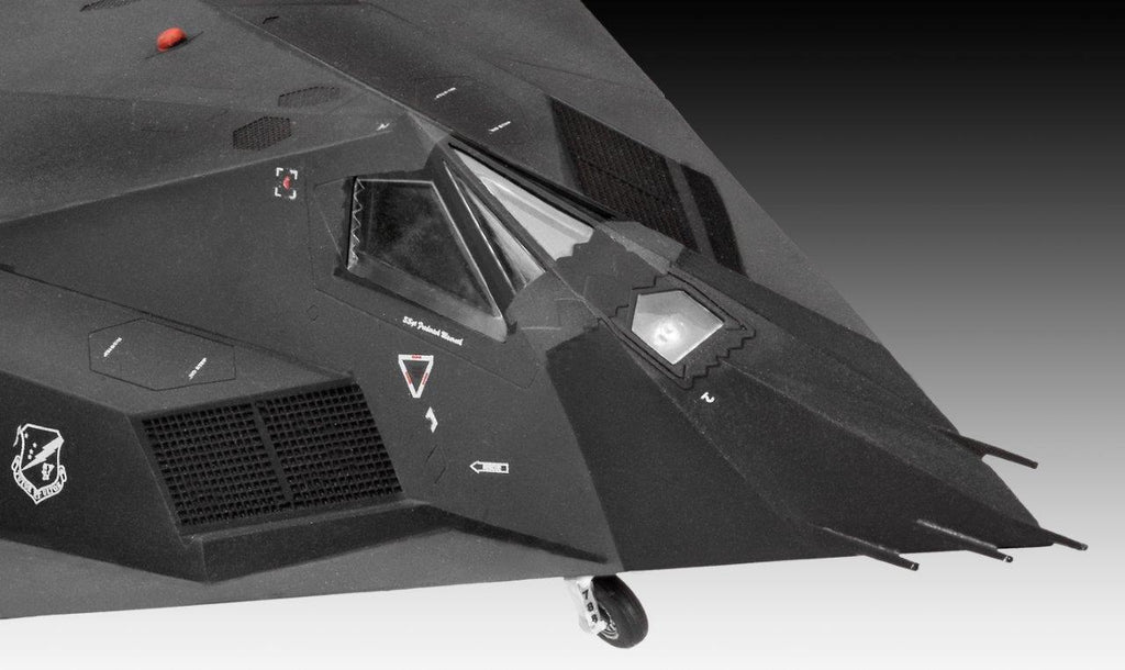 1/72 F-117A Nighthawk Stealth Fighter