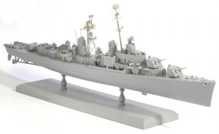 1/350 U.S.S. Chevalier DD-805 1945