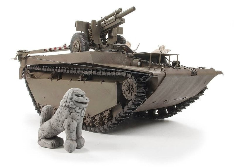 1/35 LVT 4 Buffalo Carrying M2A1 105mm Howitz