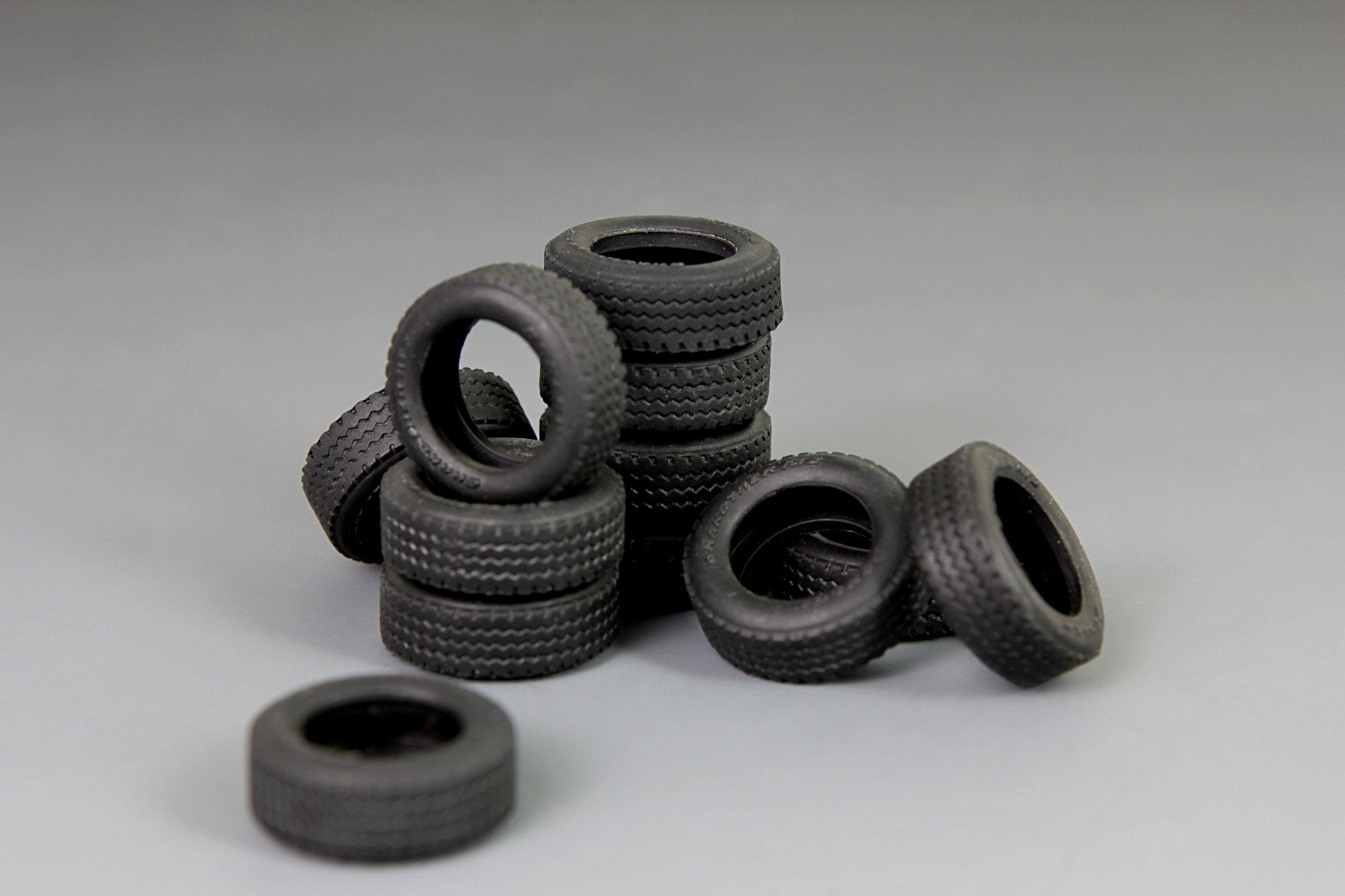 1/35 Tyres for Vehicle/Diorama (4pcs)