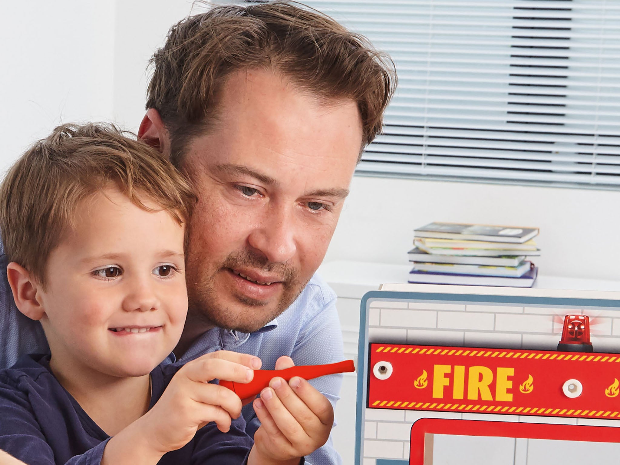 1/20 JUNIOR KIT Playset Fire Truck & Fire Station